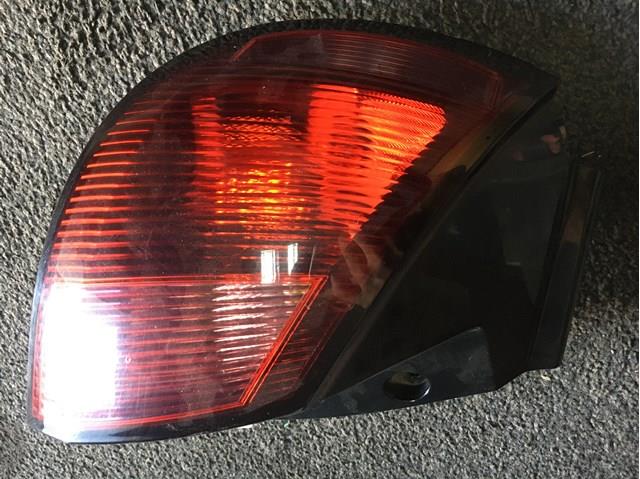 Стоп задній MR957365 MITSUBISHI