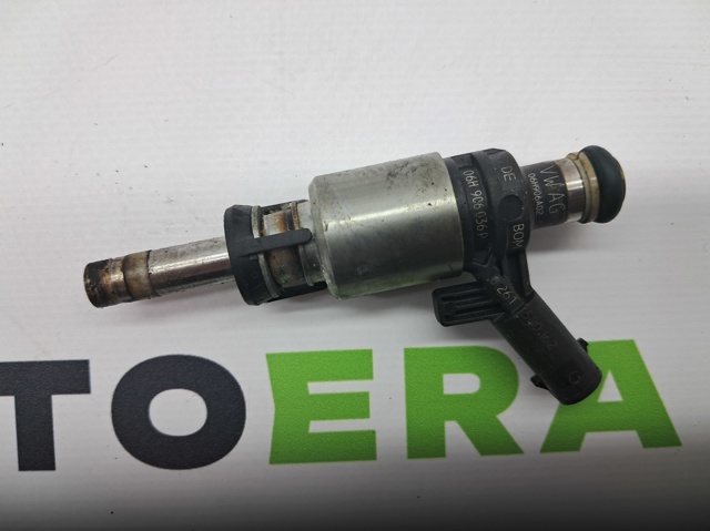 Форсунка вприску палива Фольксваген Гольф 5