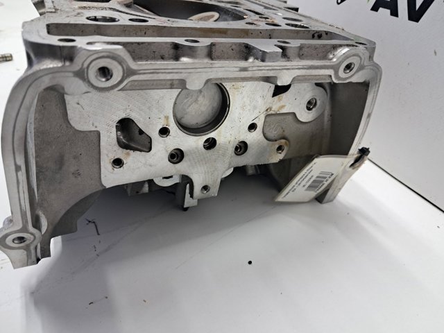 ГБЦ мотора 06L103064F VAG