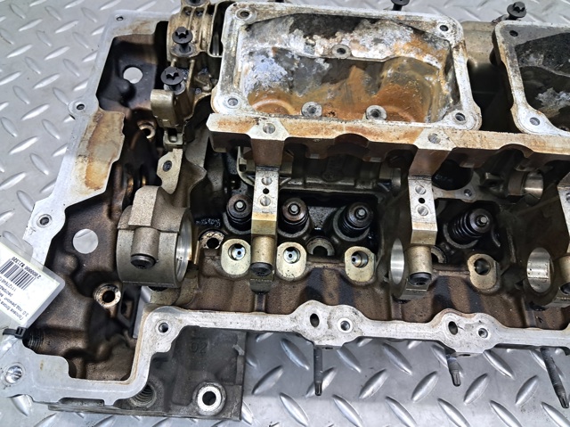 ГБЦ  двигуна 11127646131 BMW