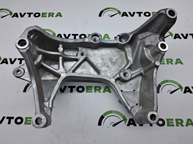 Кронштейн подушки (опори) двигуна, правої 112314BA0B NISSAN