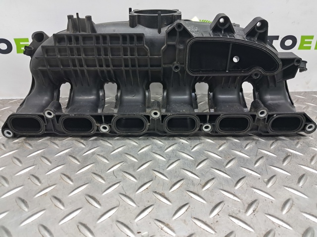 Колектор впускний 11617576911 BMW