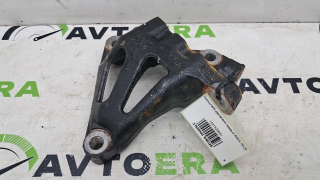 Кронштейн подушки (опори) двигуна, правої 1231525031 TOYOTA