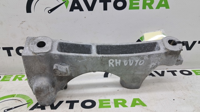Кронштейн подушки (опори) двигуна, правої 12341F0010 TOYOTA