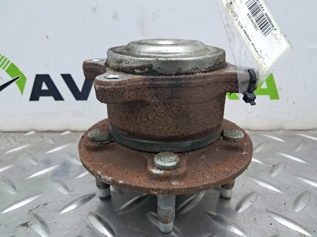 Маточина заднього колеса 13524088 GM