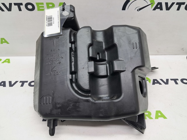 Бачок омивайки 149041200B TESLA