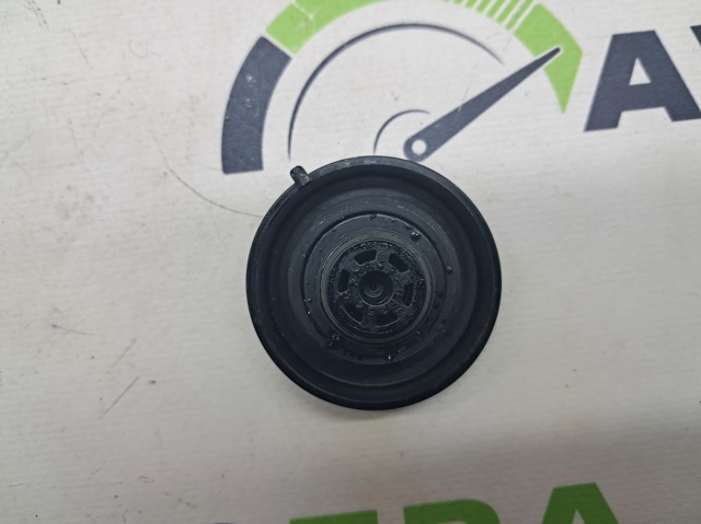 Кришка розширювального бачка Toyota Previa