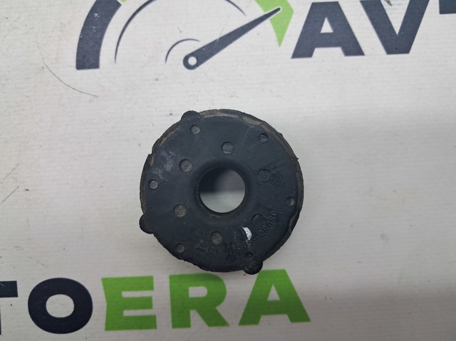 Подушка радіатору нижня 1653528060 TOYOTA