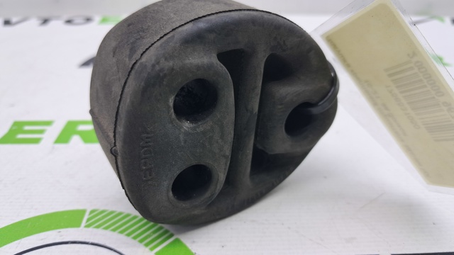 Подушка кріплення глушника 1756531050 TOYOTA