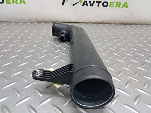 Патрубок повітряний, вхід в турбіну (наддув) 1K0129654BE VAG