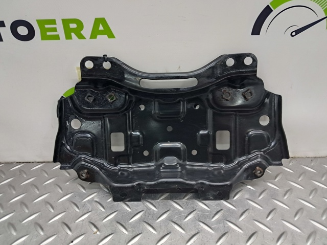 Кронштейн передньої балки 20107FL020 SUBARU