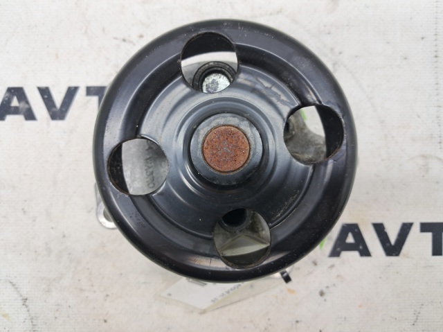 Насос охолодження 210103RC2A NISSAN