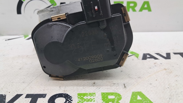 Дросільна заслінка в зборі 2203025010 TOYOTA