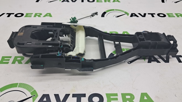 Тримач зовнішньої ручки дверей, передніх лівих 30747095 VOLVO