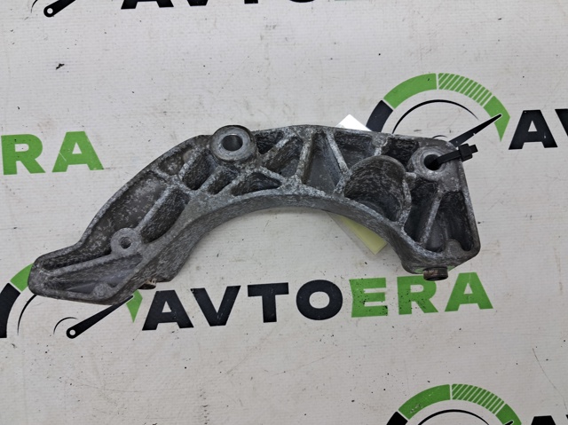Кронштейн компресора кондиціонера 31401869 VOLVO