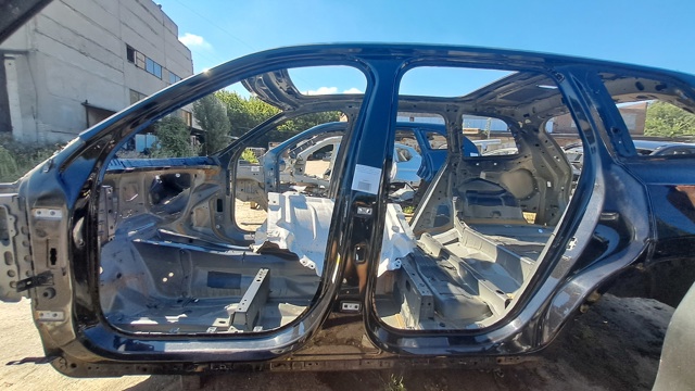 Отвір передніх лівих дверей 31416314 VOLVO