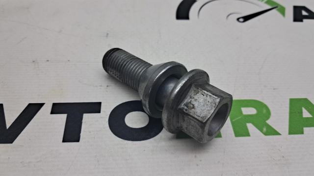 Колісний болт 31423735 VOLVO