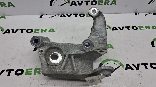 Кронштейн подушки (опори) двигуна, правої 31430470 VOLVO