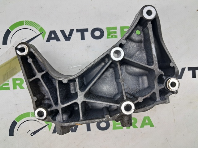 Кронштейн кріплення генератора 31430704 VOLVO