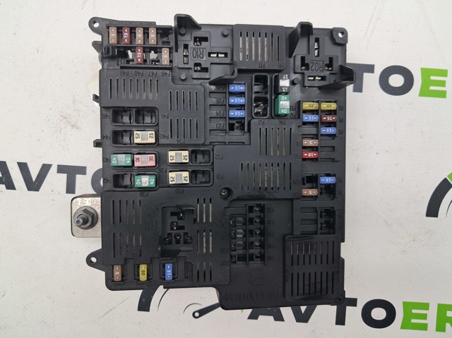 Коробка запобіжників 31473772 VOLVO