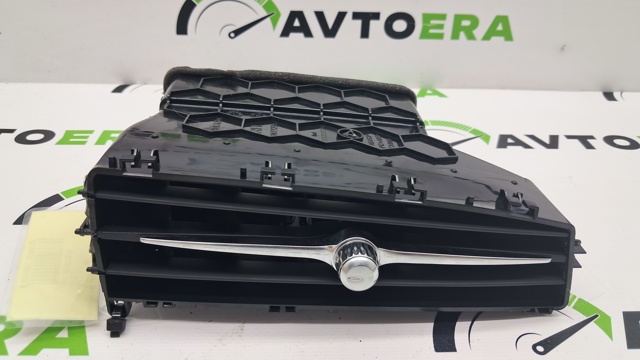 Решітка повітроводу права 31477275 VOLVO