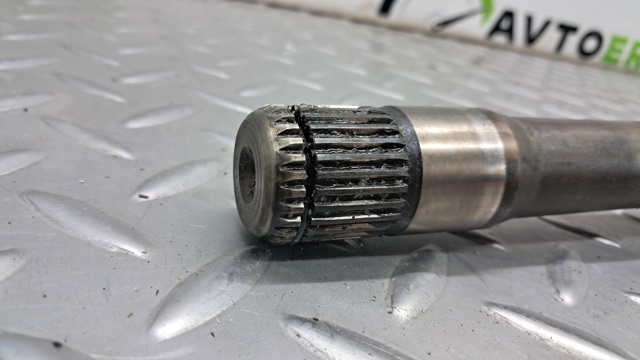 Привід правий 31608486205 BMW