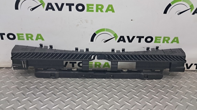 Кронштейн бампера заднього, центральний 31663654 VOLVO