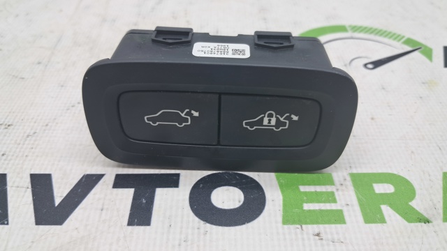 Кнопка салону приводу замка 3/5 двері (ляди) / кришки багажнику 31674801 VOLVO