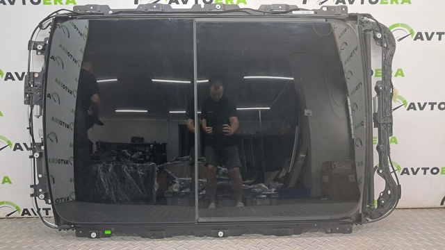 Деталі люків облицювання кузова 31675440 VOLVO