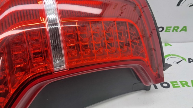 Ліхтар задній правий 32228831 VOLVO