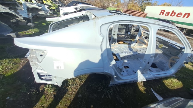 Крило праве заднє 32234141 VOLVO