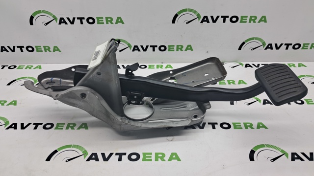 Педаль гальма 32264200 VOLVO