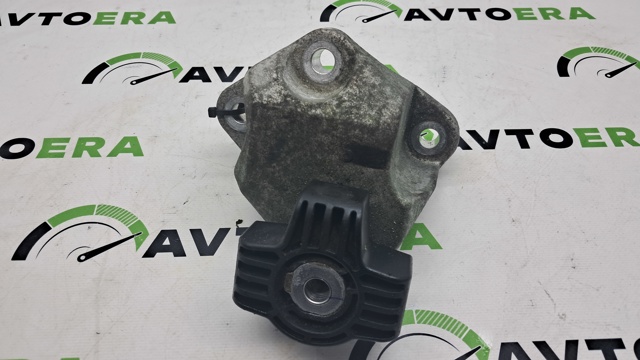 Подушка (опора) двигуна, права нижня 32298843 VOLVO
