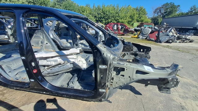 Лонжерон рами передній правий 32377205 VOLVO