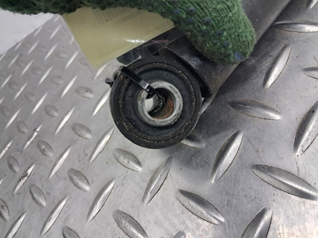 Стійка задня права 33526867866 BMW