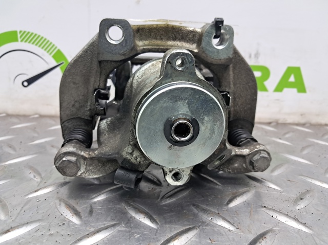 Супорт гальмівний, передній, правий 34106790922 BMW