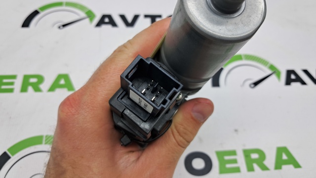 Мотор приводу люка 3G5877795 VAG