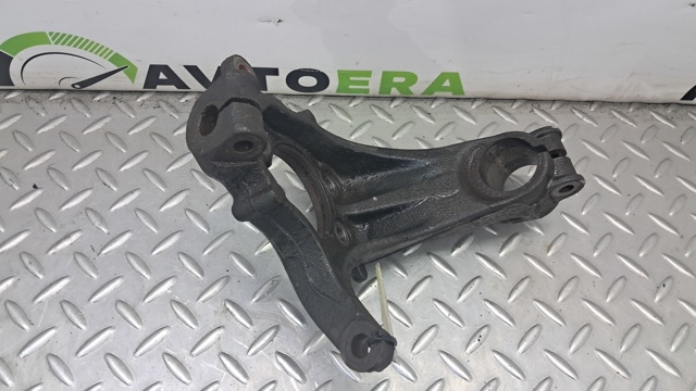 Цапфа - поворотний кулак передній, правий 400144BA0A NISSAN