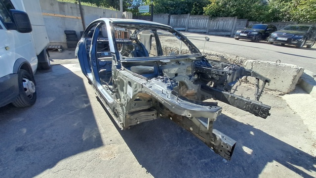 Лонжерон рами передній правий 41002468713 BMW