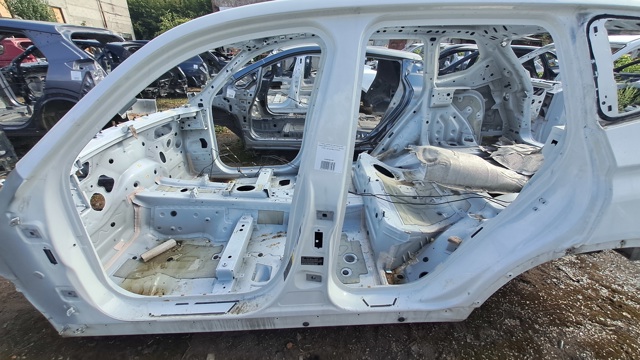 Отвір передніх лівих дверей 41007267467 BMW
