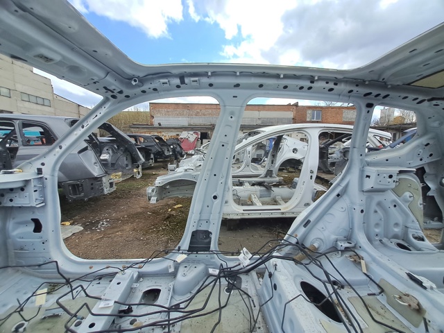 Поріг зовнішній правий 41007267468 BMW