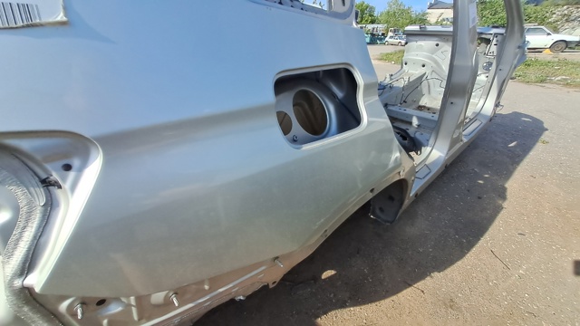 Крило заднє праве 41007267470 BMW