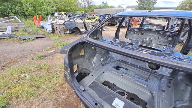 Бічна частина задня ліва 41007298171 BMW