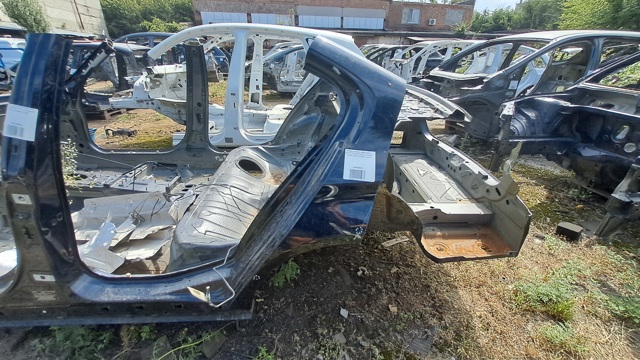 Крило заднє ліве 41007298171 BMW