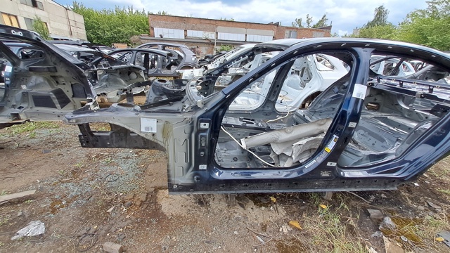Панель бризковика (лонжерона) моторного відсіку, ліва 41007377915 BMW