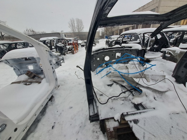 Отвір передніх лівих дверей 41007436157 BMW