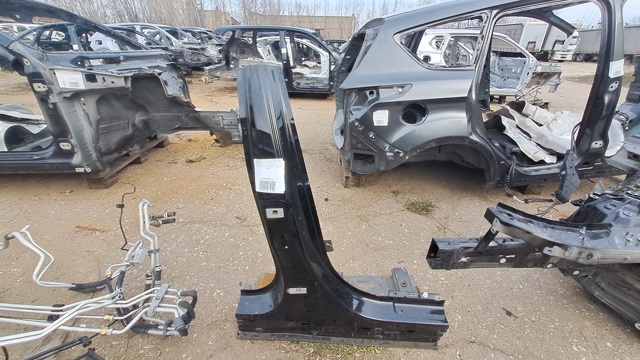 Боковина кузова права 41007487372 BMW