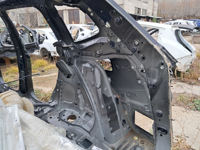 Бічна частина задні праві 41007494012 BMW