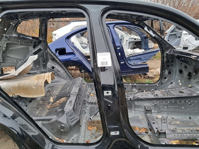 Отвір передніх правих дверей 41007494062 BMW