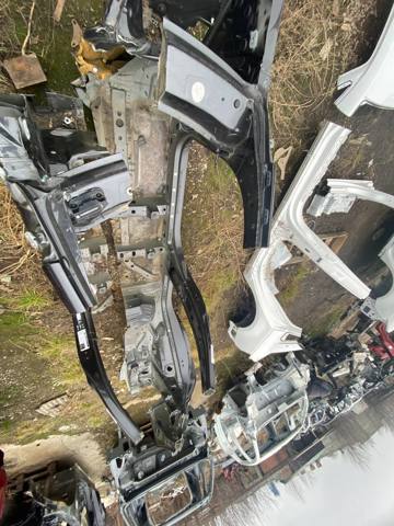 Отвір передніх правих дверей 41007494066 BMW